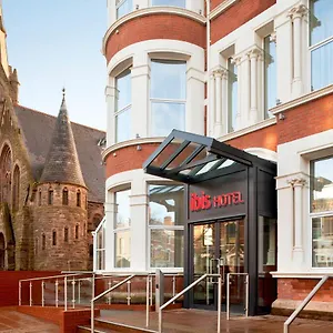 ibis-belfast-queens-quarter.belfasthotelsireland.com/
