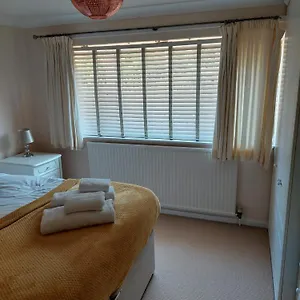 Spacious 3 Bdr House With Parking-families-corporate Groups By Orbitat Cambridge (Cambridgeshire)
